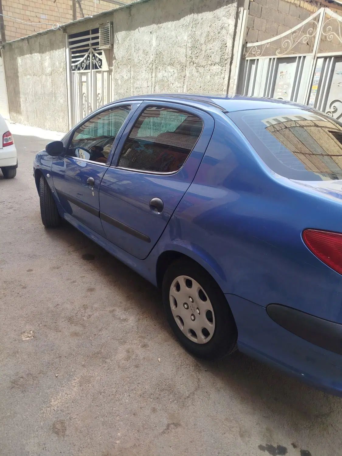 پژو ۲۰۶ صندوق دار v8 - 1393