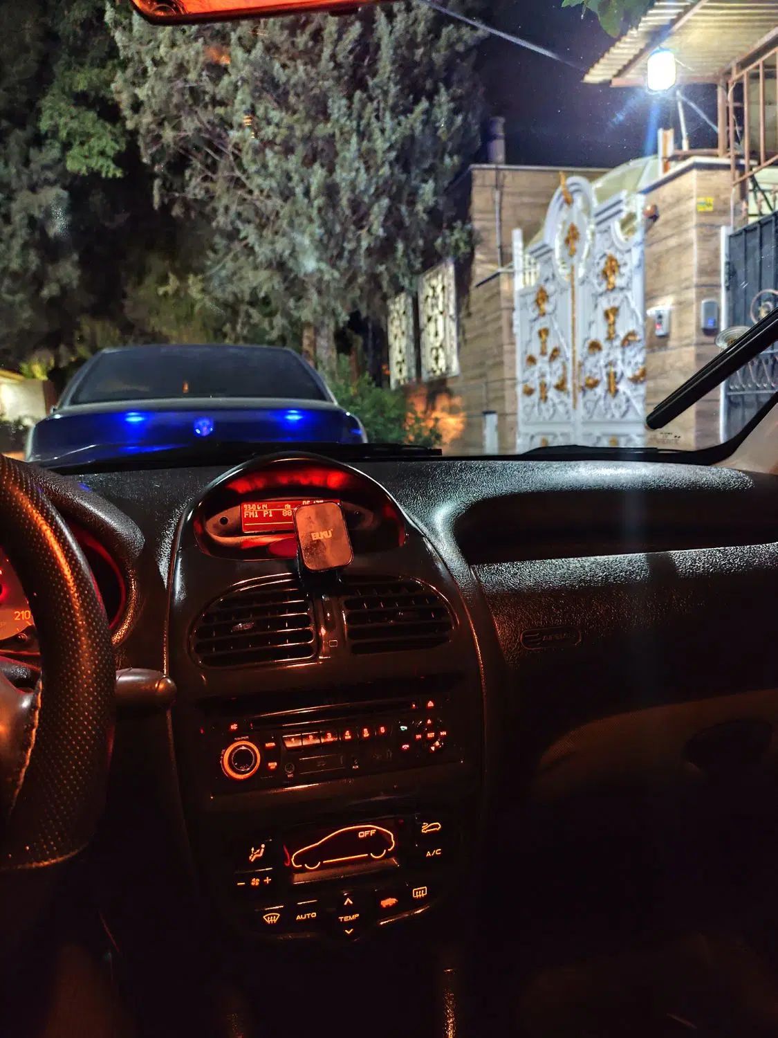 پژو ۲۰۶ صندوق دار v8 - 1395
