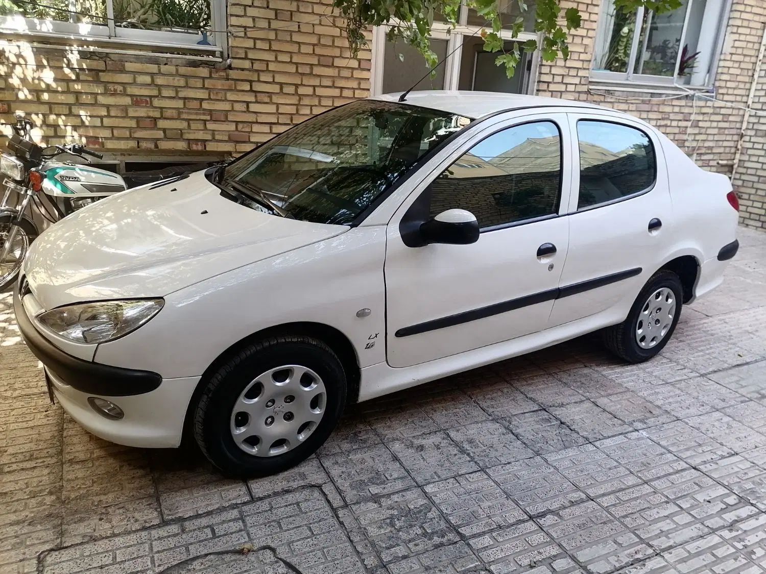 پژو ۲۰۶ صندوق دار v8 - 1395