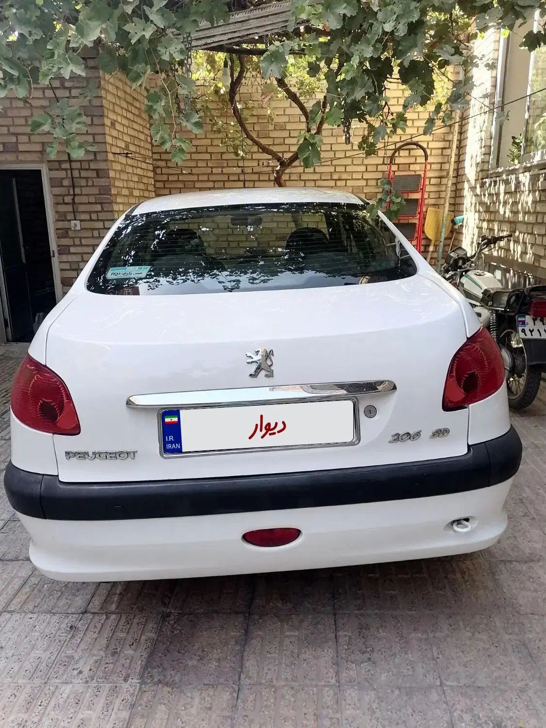 پژو ۲۰۶ صندوق دار v8 - 1395