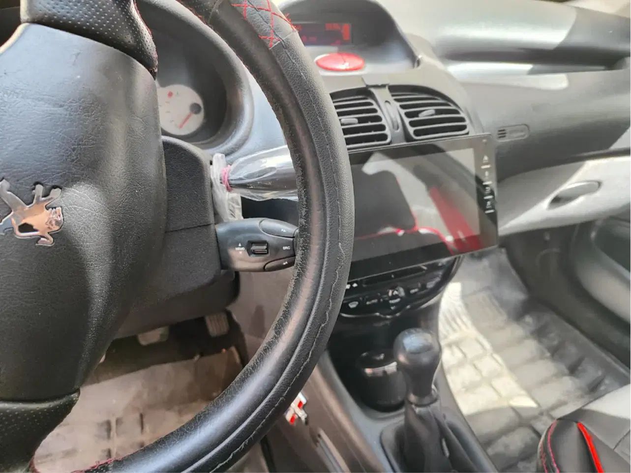 پژو ۲۰۶ صندوق دار v8 - 1395
