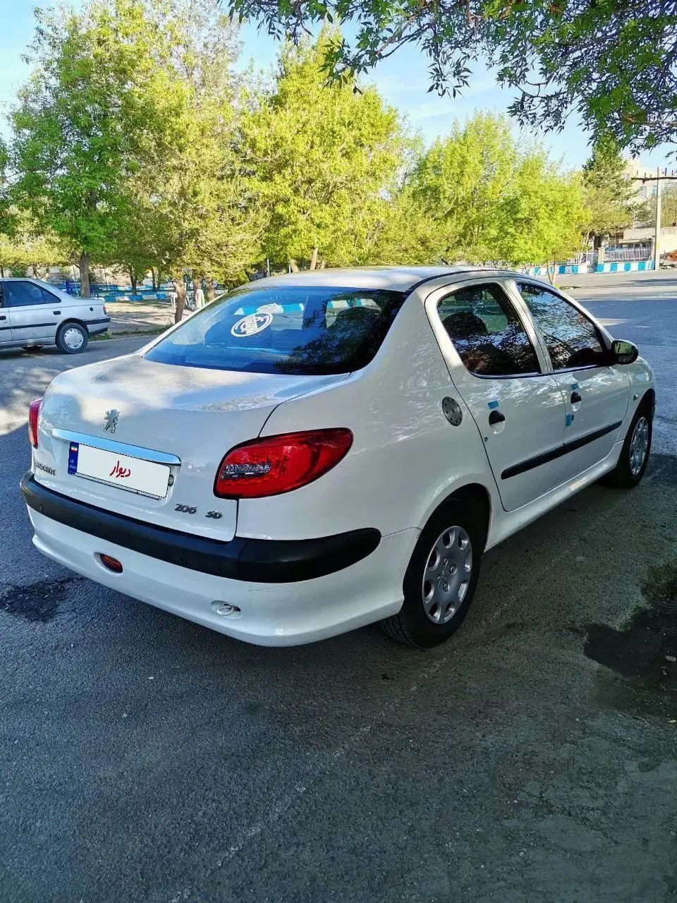پژو ۲۰۶ صندوق دار v8 - 1393