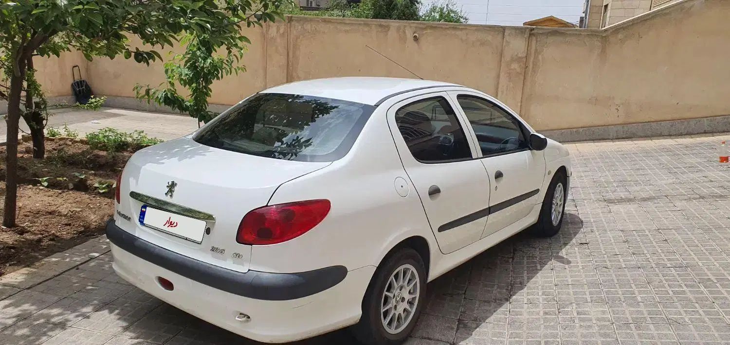 پژو ۲۰۶ صندوق دار v8 - 1398