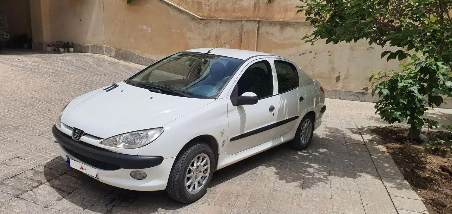 پژو ۲۰۶ صندوق دار v8 - 1398