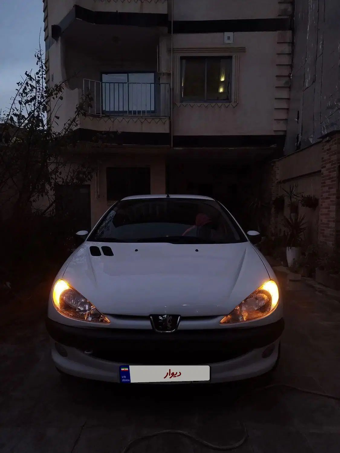 پژو ۲۰۶ صندوق دار v8 - 1390
