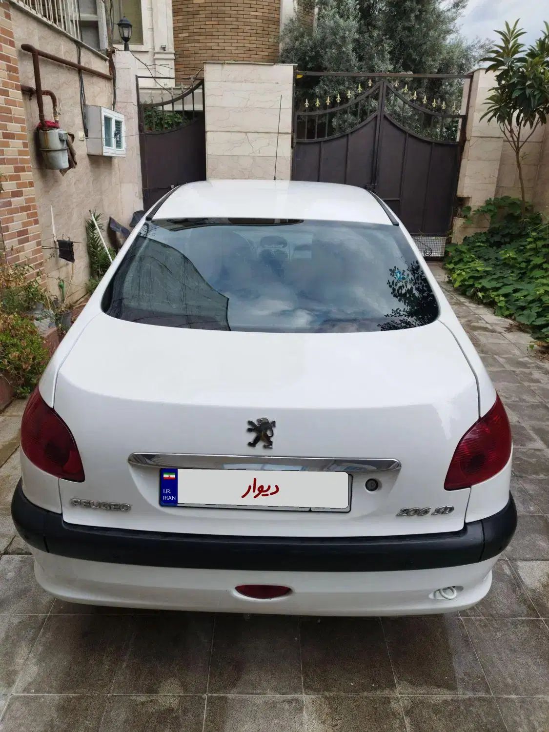 پژو ۲۰۶ صندوق دار v8 - 1390