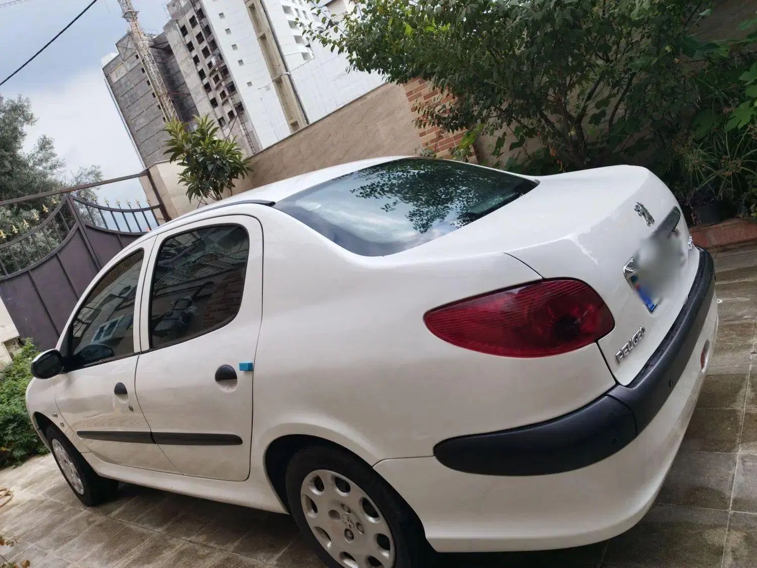 پژو ۲۰۶ صندوق دار v8 - 1390