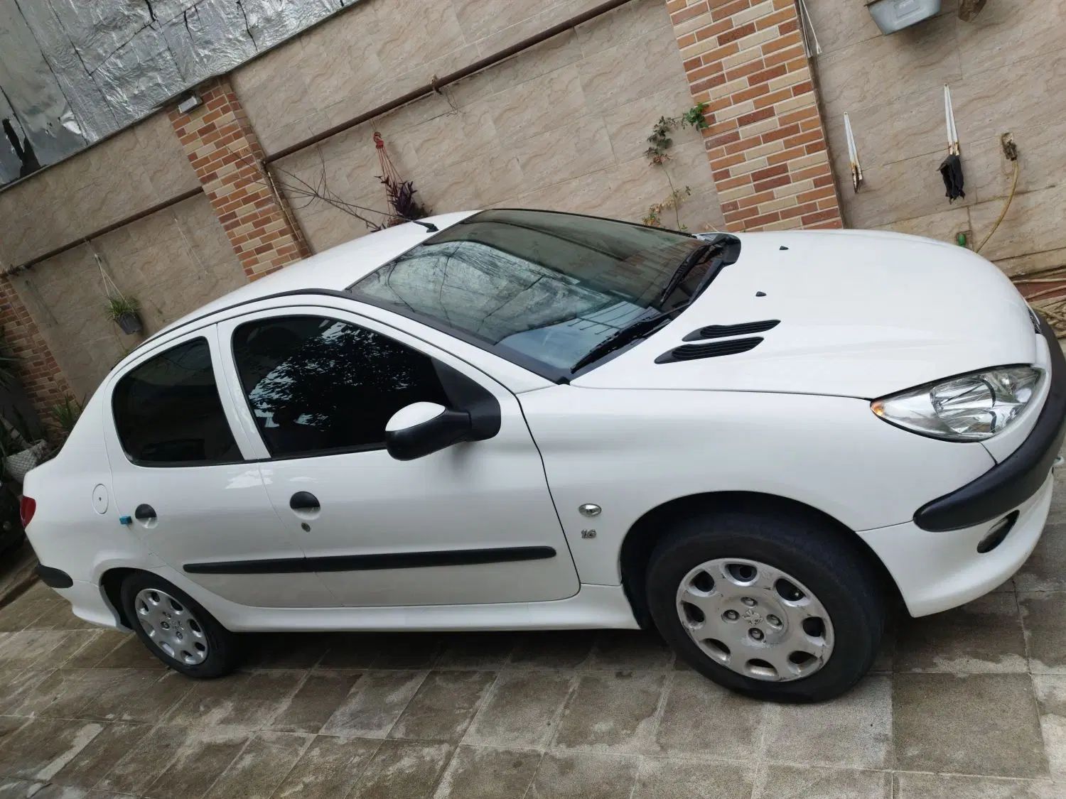 پژو ۲۰۶ صندوق دار v8 - 1390