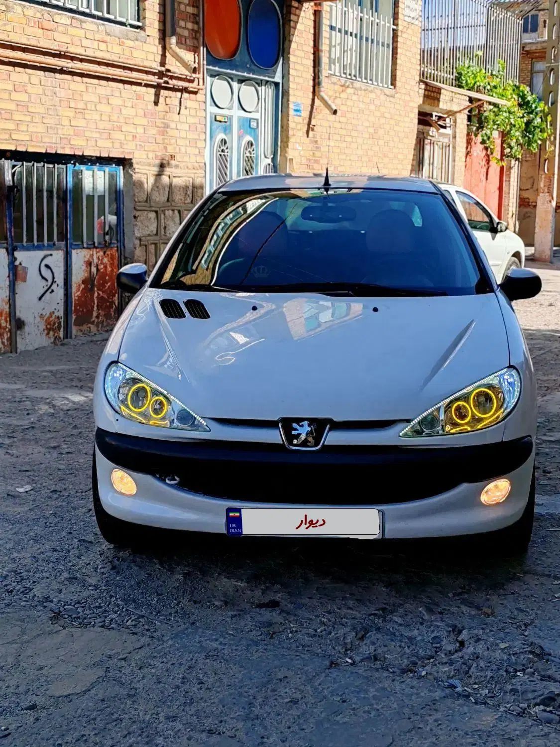 پژو ۲۰۶ صندوق دار v8 - 1391