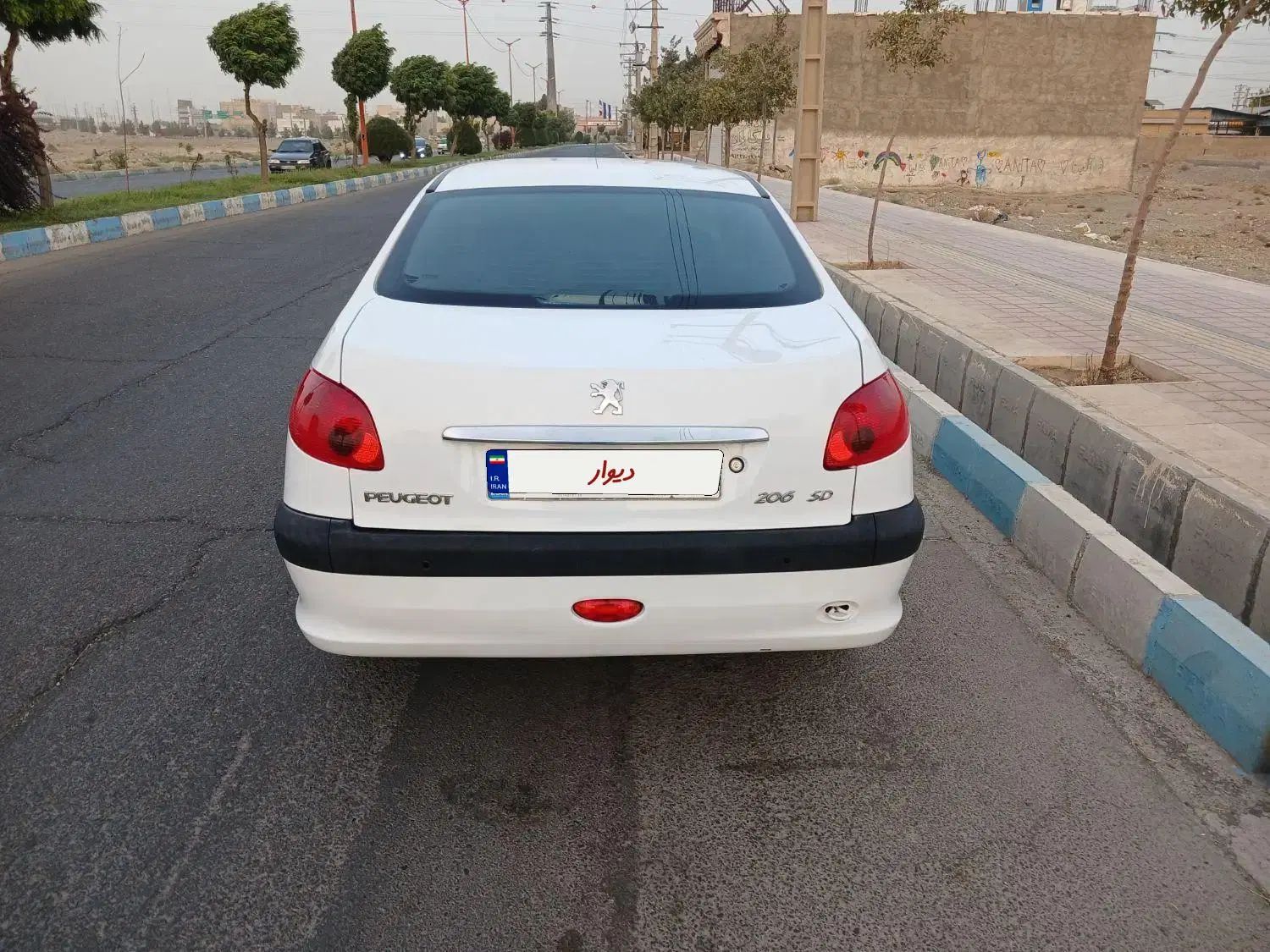 پژو ۲۰۶ صندوق دار v8 - 1396
