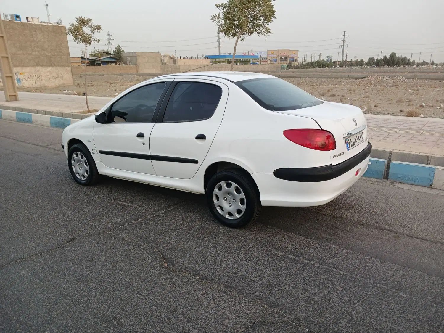 پژو ۲۰۶ صندوق دار v8 - 1396