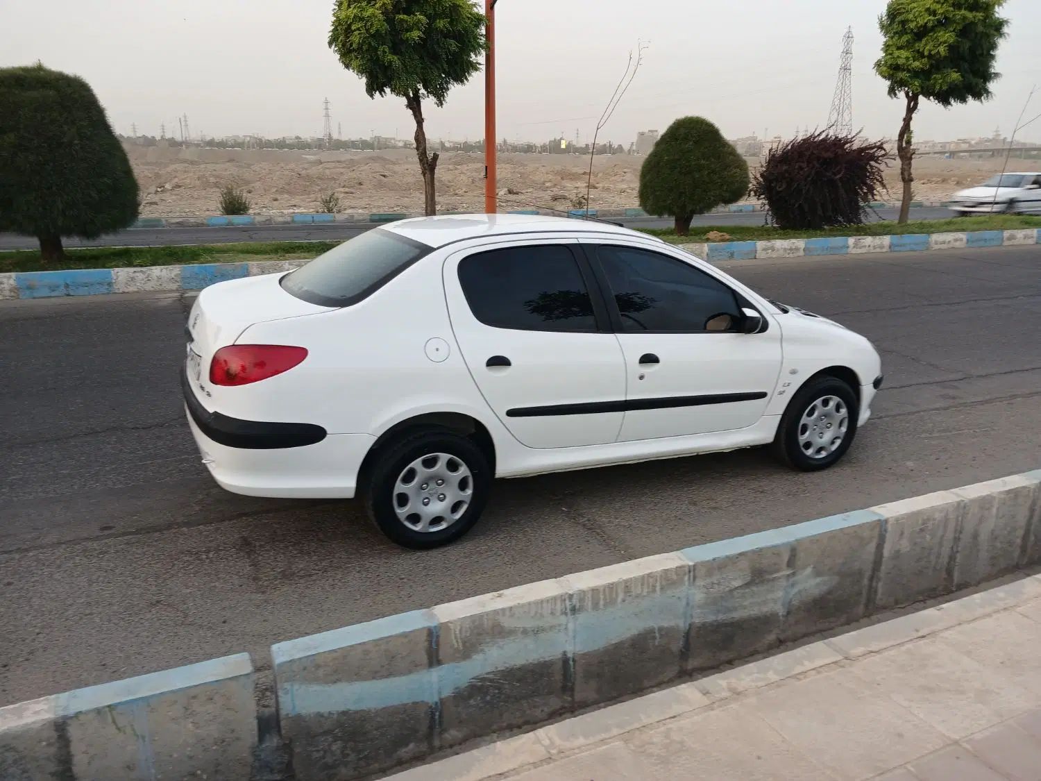 پژو ۲۰۶ صندوق دار v8 - 1396