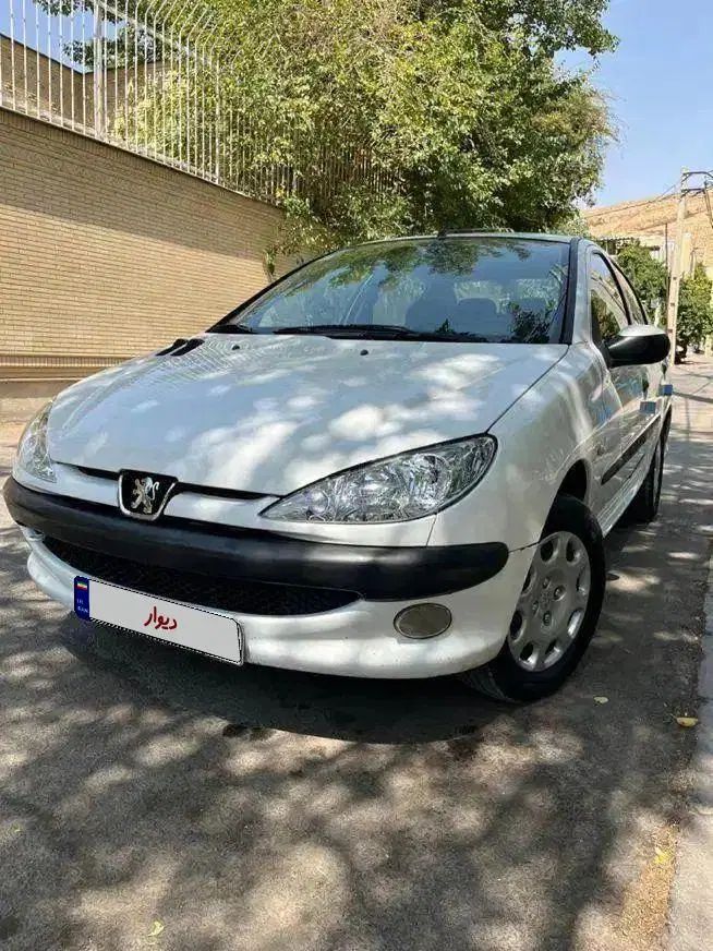 پژو ۲۰۶ صندوق دار v8 - 1391