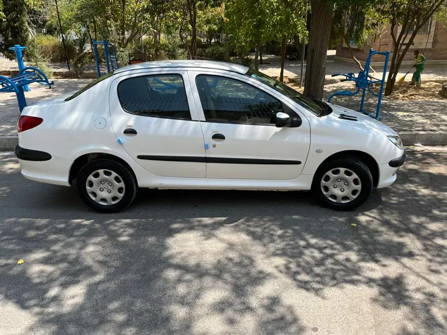 پژو ۲۰۶ صندوق دار v8 - 1391
