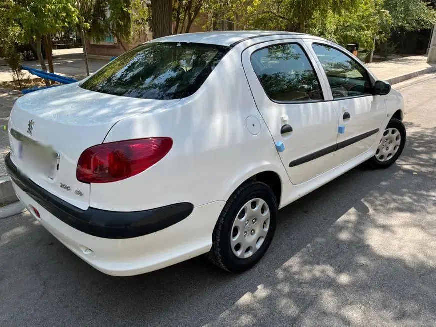 پژو ۲۰۶ صندوق دار v8 - 1391