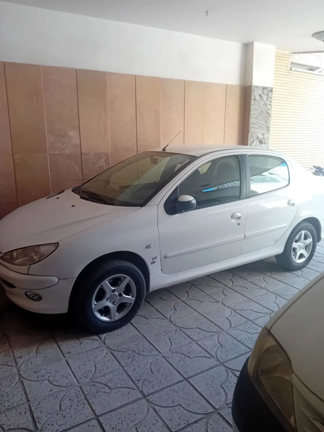 پژو ۲۰۶ صندوق دار v8 - 1390