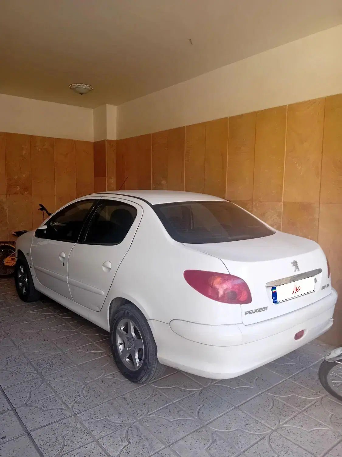 پژو ۲۰۶ صندوق دار v8 - 1390