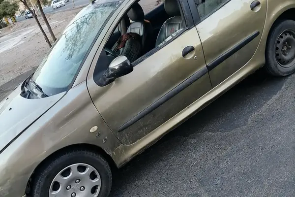 پژو ۲۰۶ صندوق دار v8 - 1385