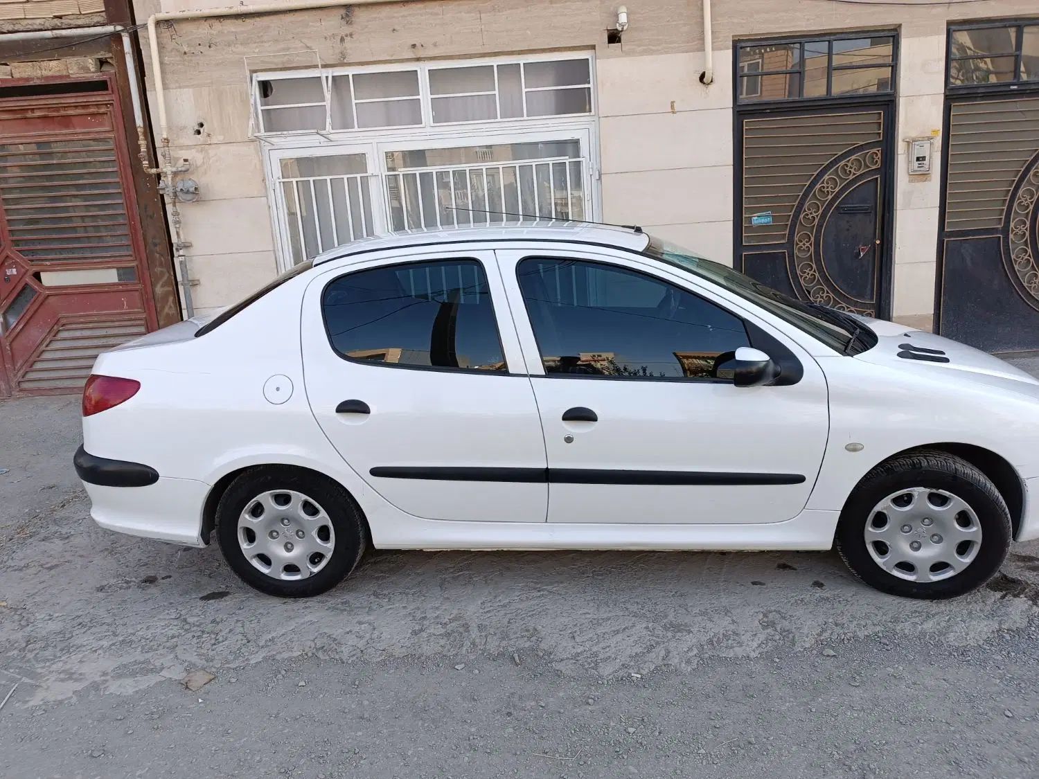 پژو ۲۰۶ صندوق دار v8 - 1394