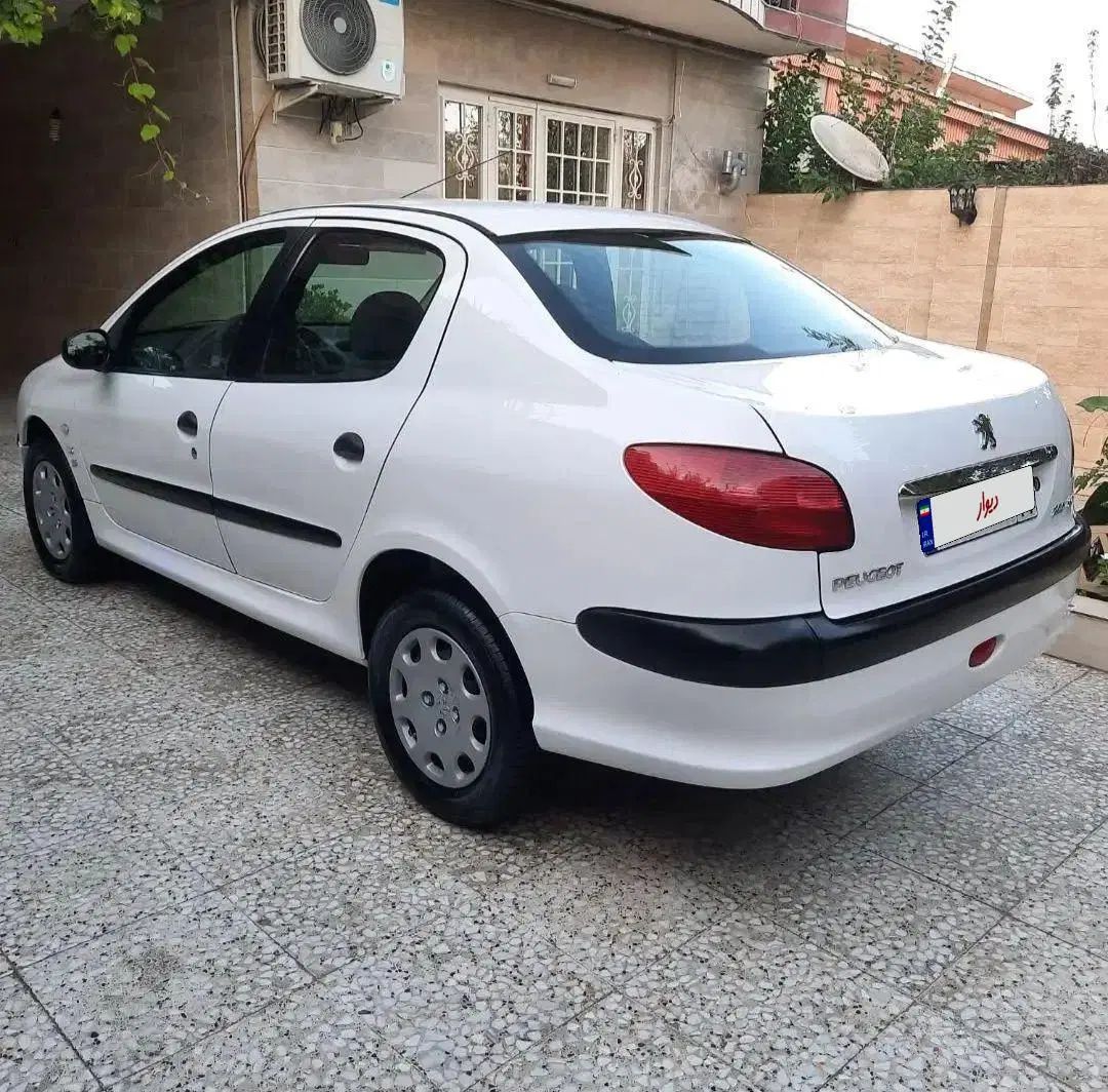 پژو ۲۰۶ صندوق دار v8 - 1389