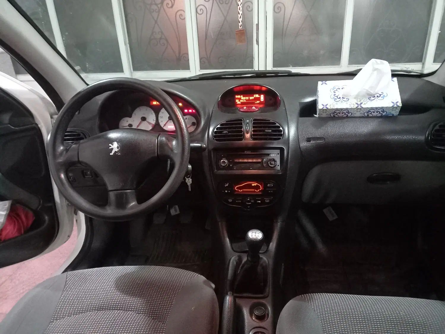 پژو ۲۰۶ صندوق دار v8 - 1395