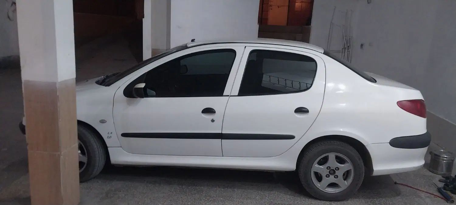 پژو ۲۰۶ صندوق دار v8 - 1393