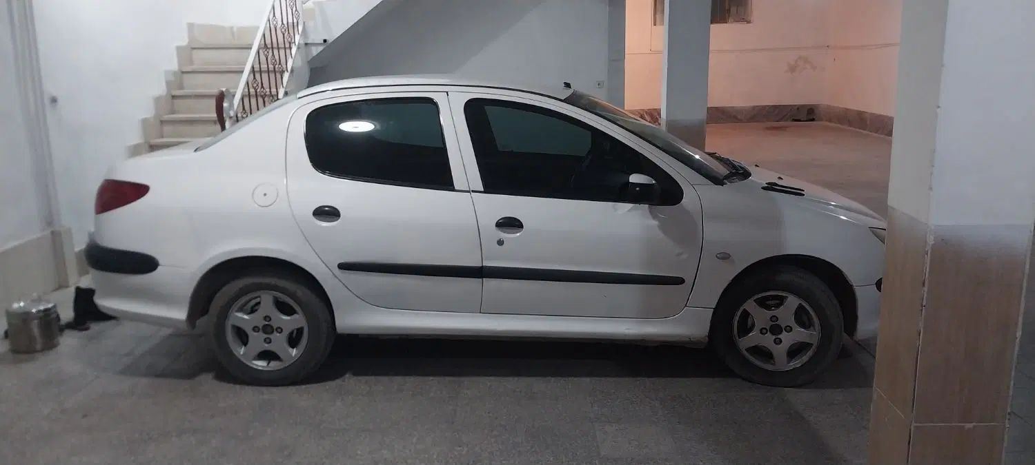 پژو ۲۰۶ صندوق دار v8 - 1393