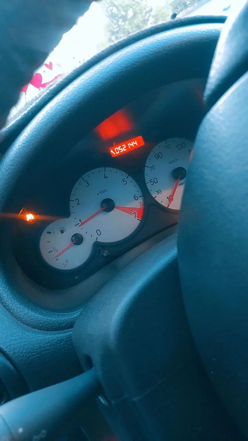 پژو ۲۰۶ صندوق دار v8 - 1399