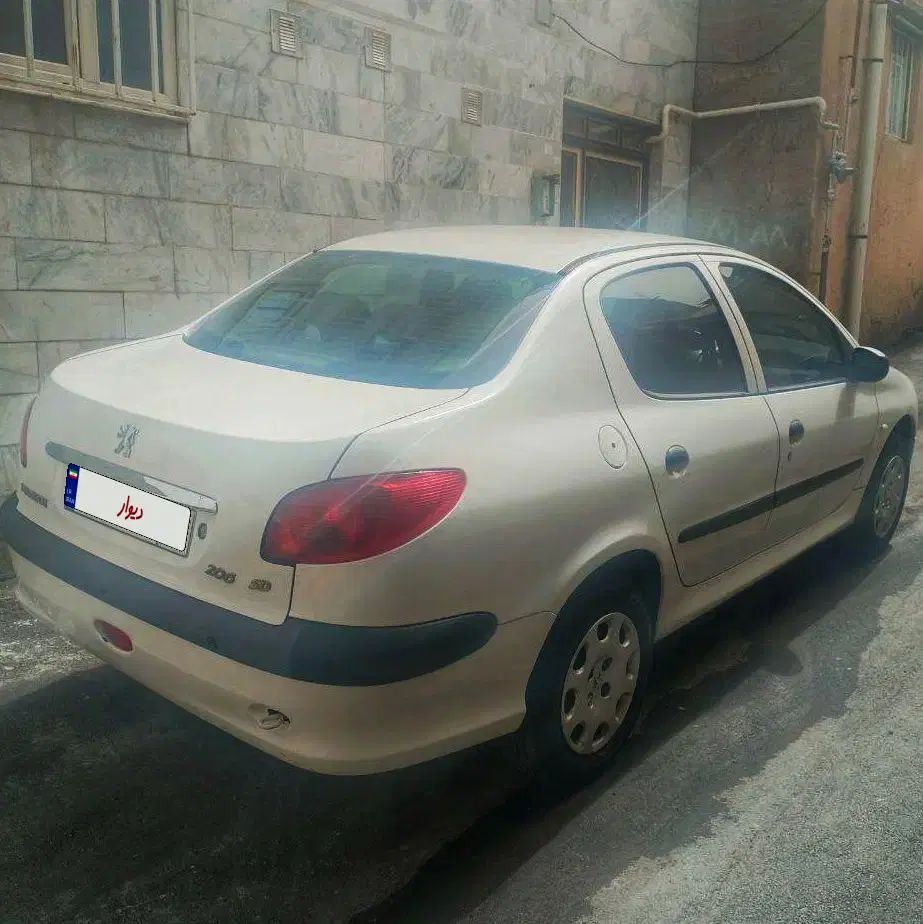 پژو ۲۰۶ صندوق دار v8 - 1396