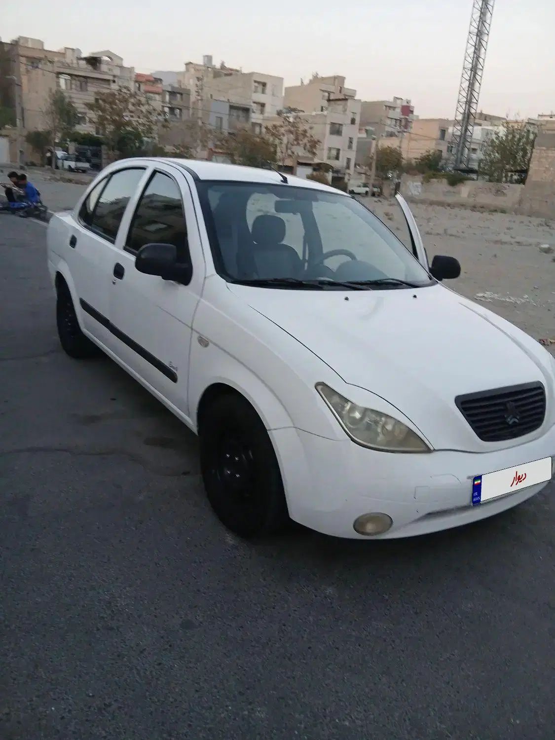 تیبا صندوق دار SX - 1393