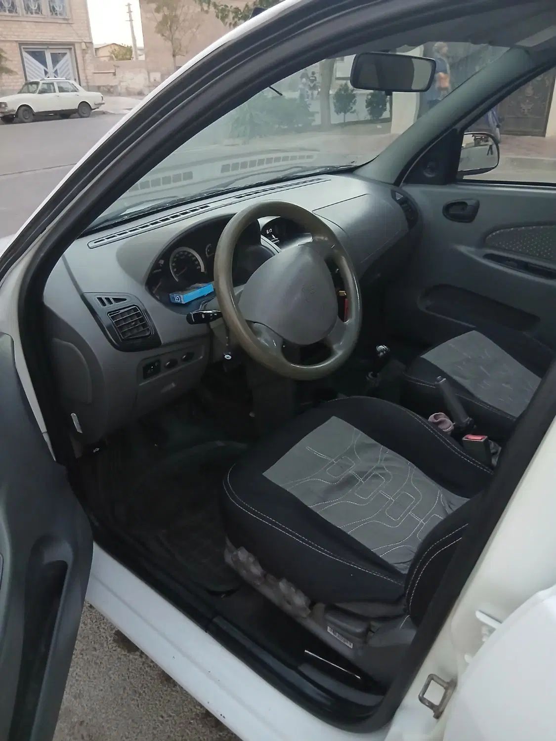 تیبا صندوق دار SX - 1393