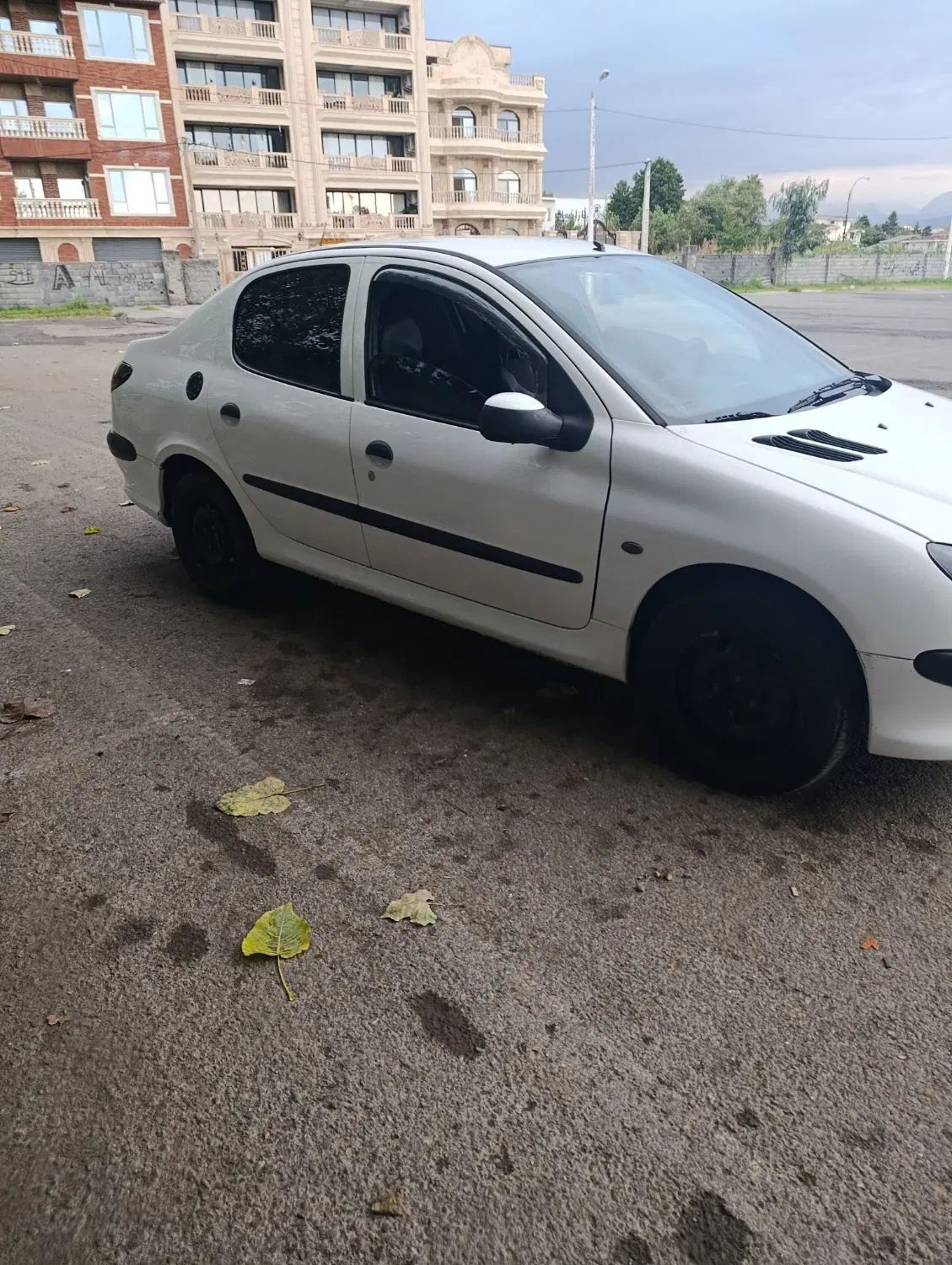 پژو ۲۰۶ صندوق دار v8 - 1395