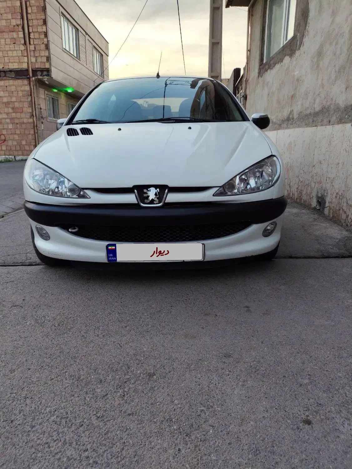 پژو ۲۰۶ صندوق دار v8 - 1390