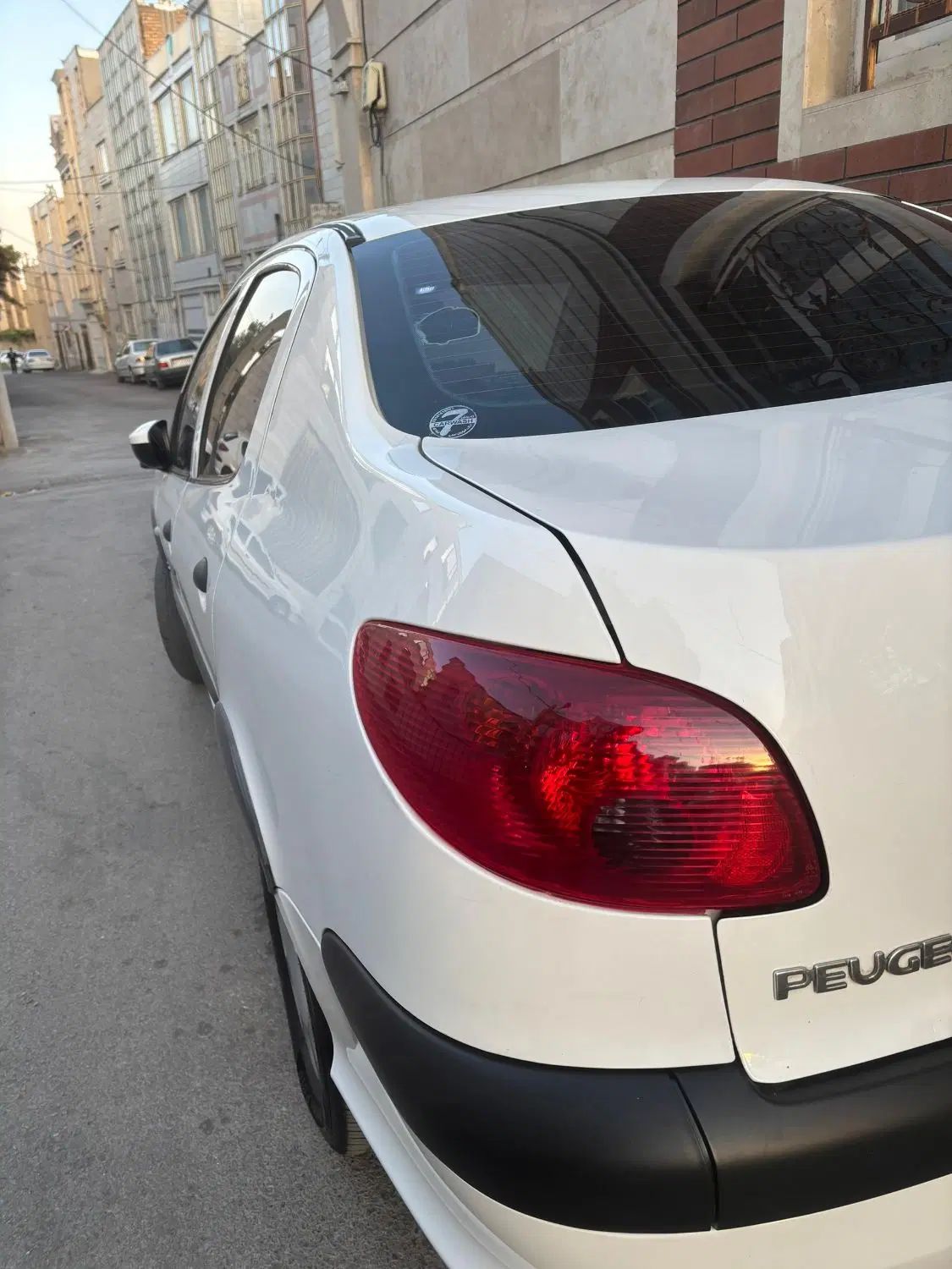 پژو ۲۰۶ صندوق دار v8 - 1393