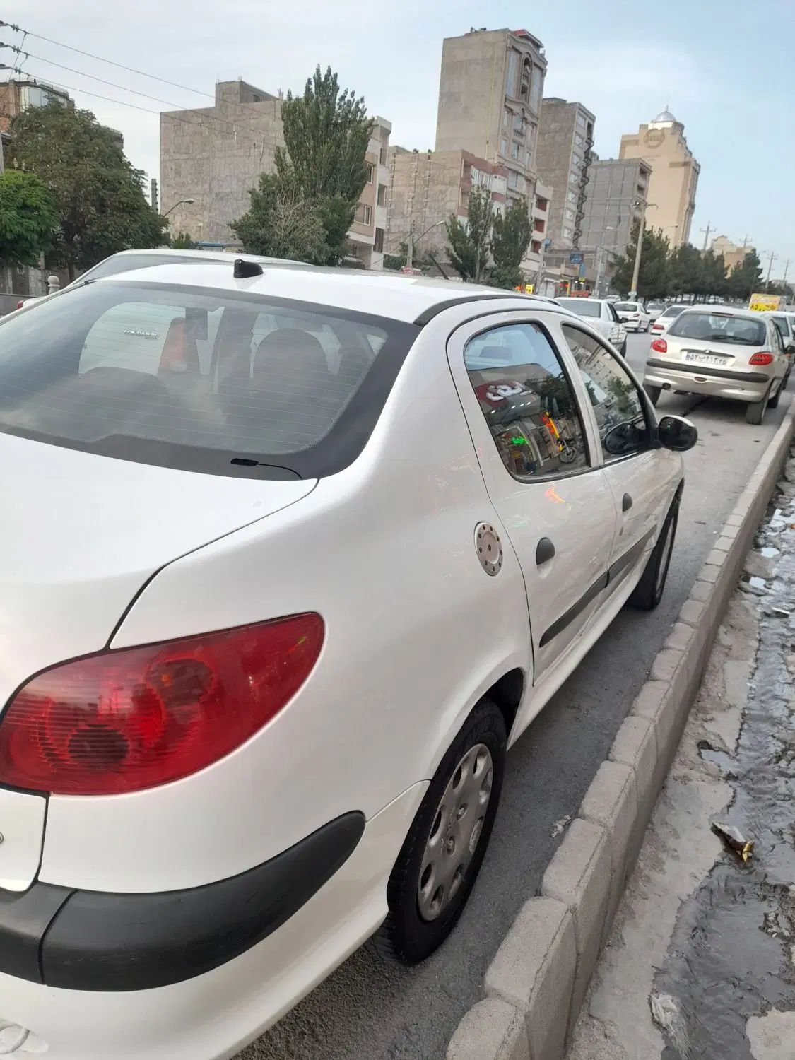 پژو ۲۰۶ صندوق دار v8 - 1394