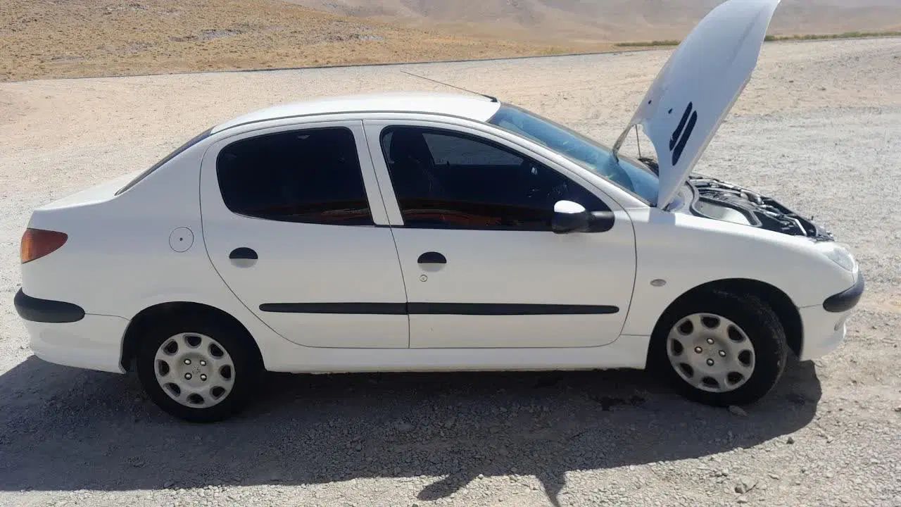 پژو ۲۰۶ صندوق دار v8 - 1393