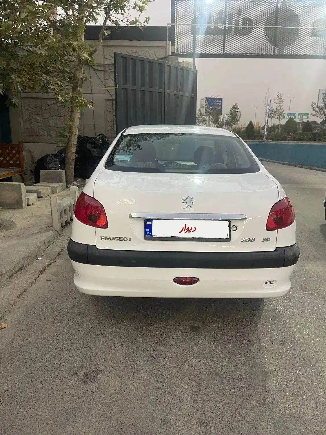 پژو ۲۰۶ صندوق دار v8 - 1394
