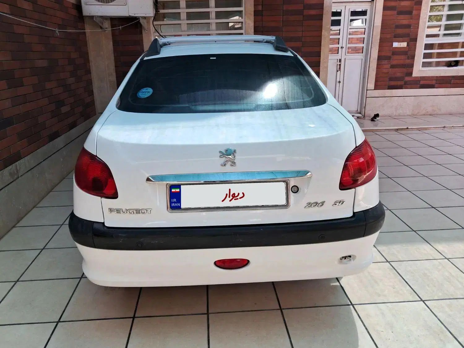 پژو ۲۰۶ صندوق دار v8 - 1397