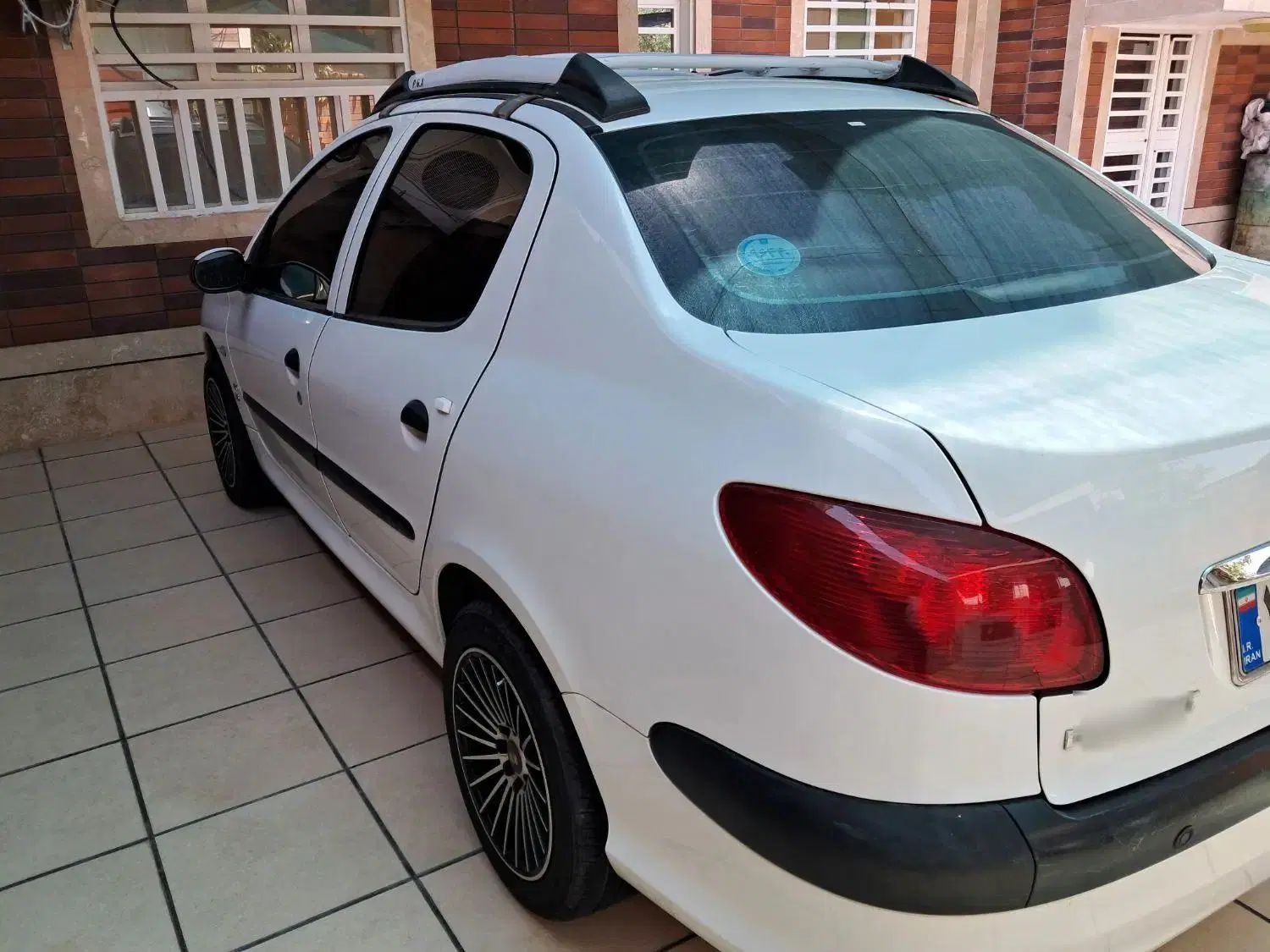 پژو ۲۰۶ صندوق دار v8 - 1397