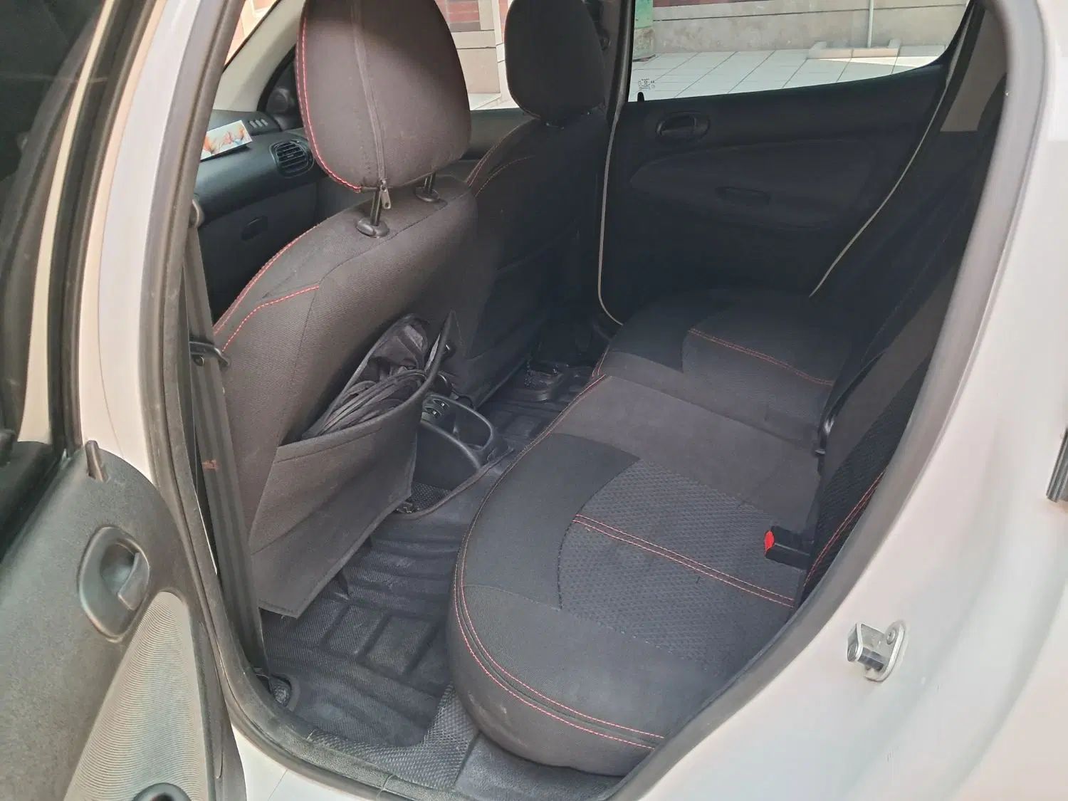 پژو ۲۰۶ صندوق دار v8 - 1397