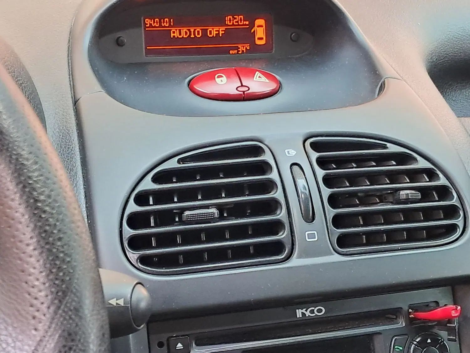 پژو ۲۰۶ صندوق دار v8 - 1397