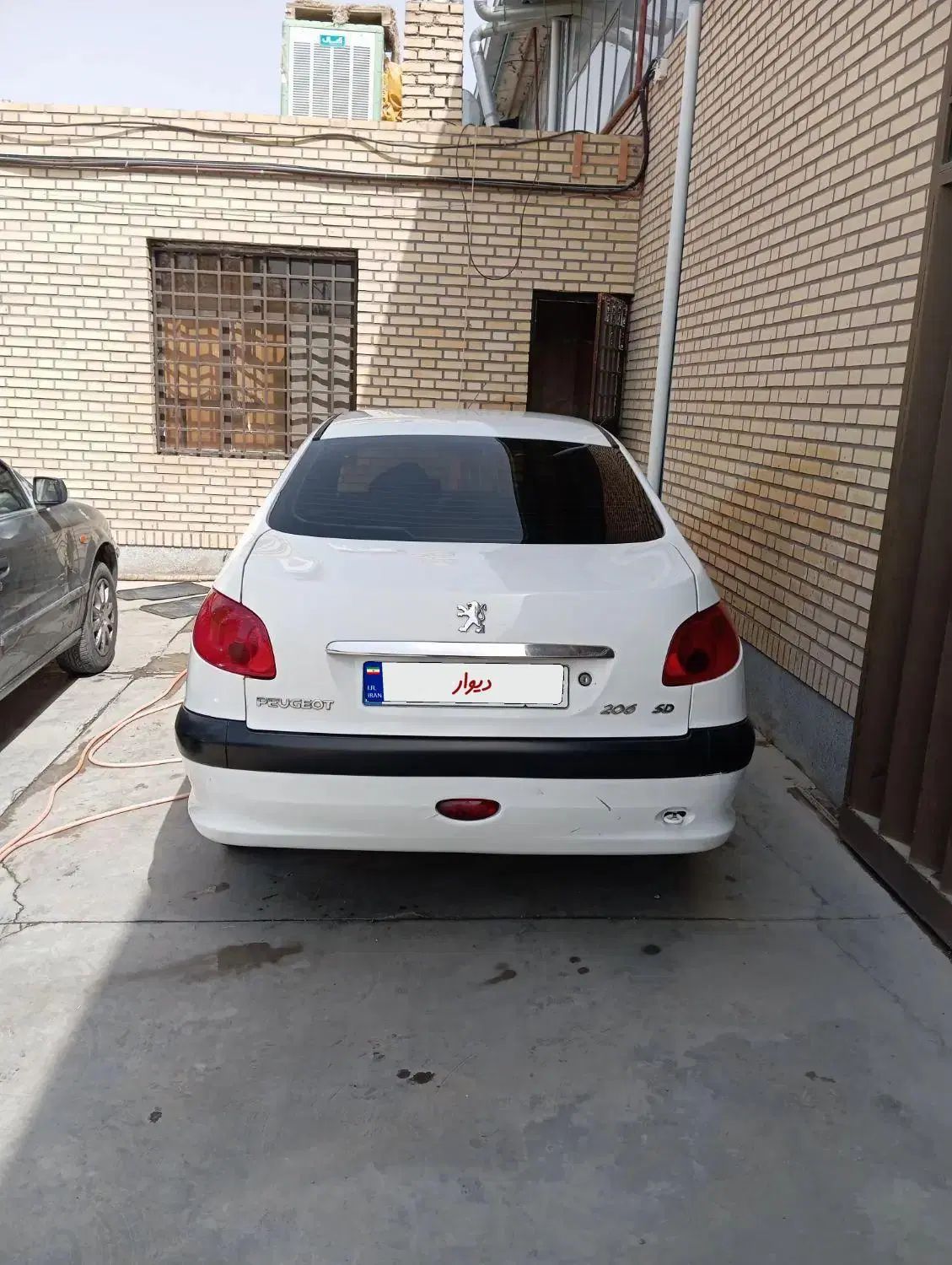 پژو ۲۰۶ صندوق دار v8 - 1394