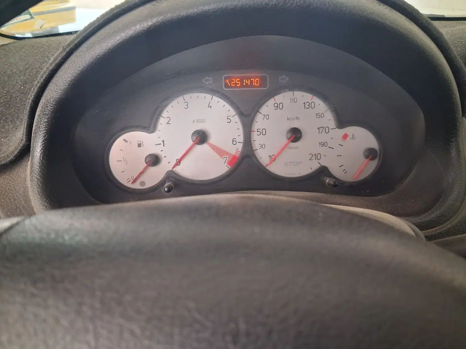 پژو ۲۰۶ صندوق دار v8 - 1390