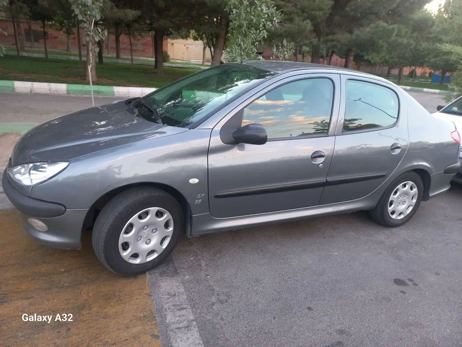 پژو ۲۰۶ صندوق دار v8 - 1395