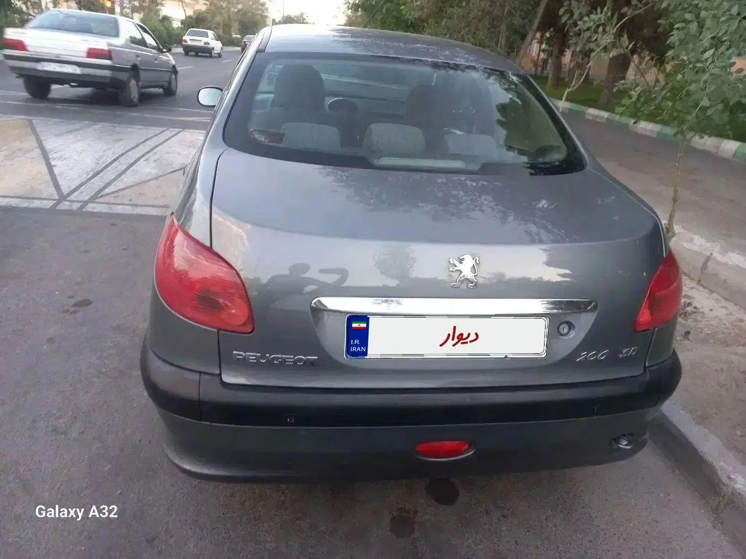 پژو ۲۰۶ صندوق دار v8 - 1395