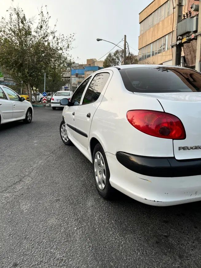 پژو ۲۰۶ صندوق دار v8 - 1395