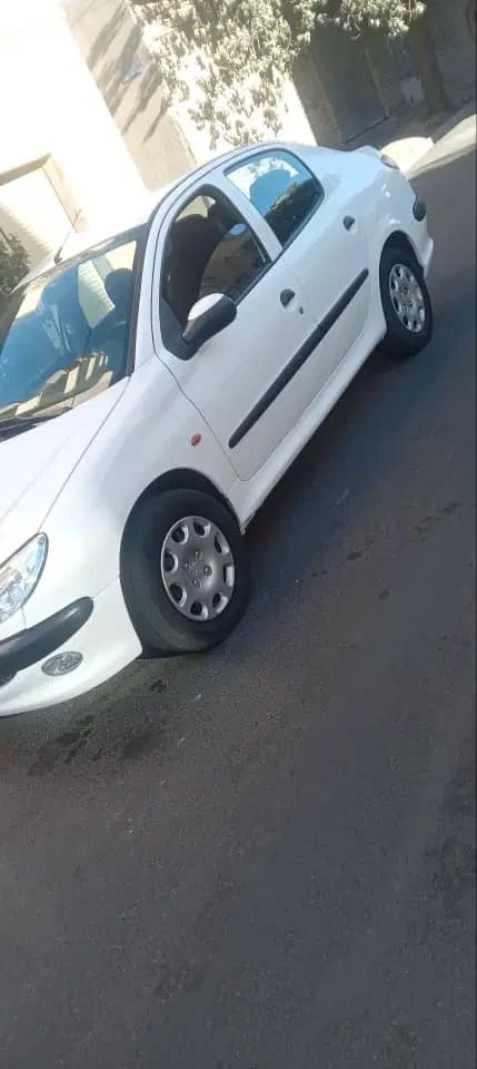 پژو ۲۰۶ صندوق دار v8 - 1393