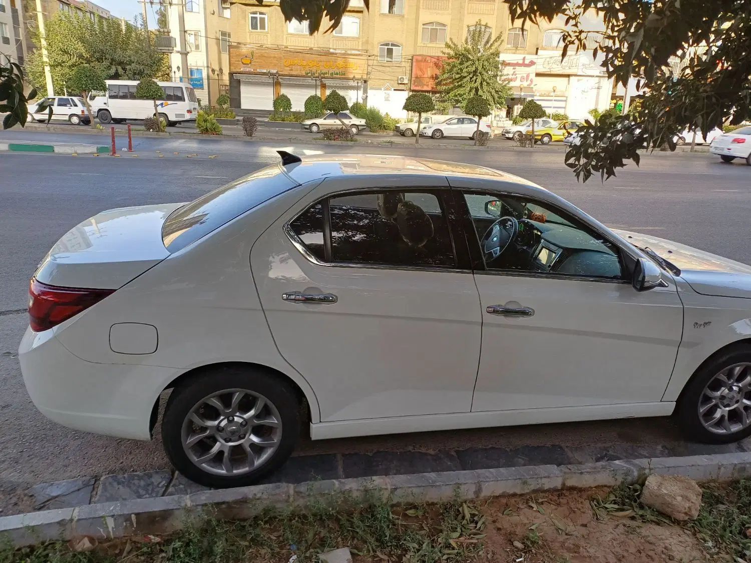 دنا پلاس توربو اتوماتیک - 1401