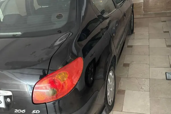 پژو ۲۰۶ صندوق دار v8 - 1393