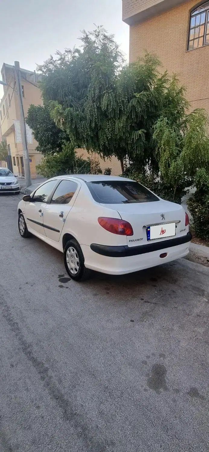 پژو ۲۰۶ صندوق دار v8 - 1389